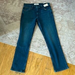 NWT. Men’s Hollister Slim Straight Jeans 33 x 34.